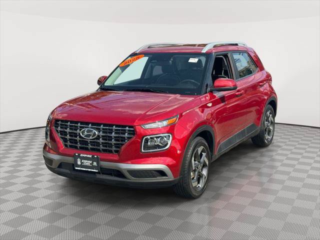 Certified 2025 Hyundai Venue Limited FWD image 3