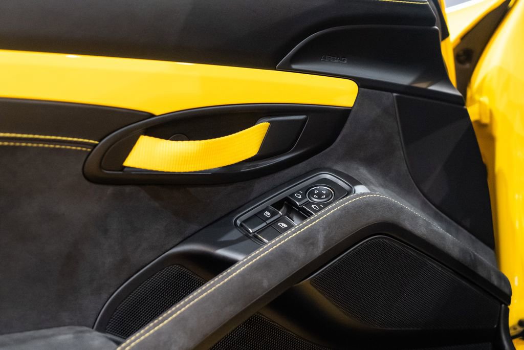 Used 2016 Porsche Boxster Spyder image 20