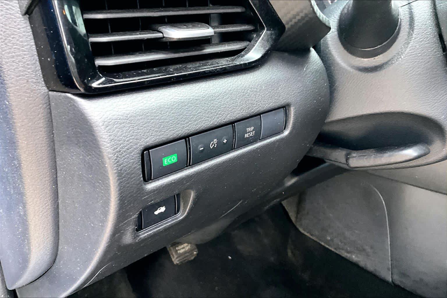 Certified 2024 Nissan Sentra SV FWD image 34