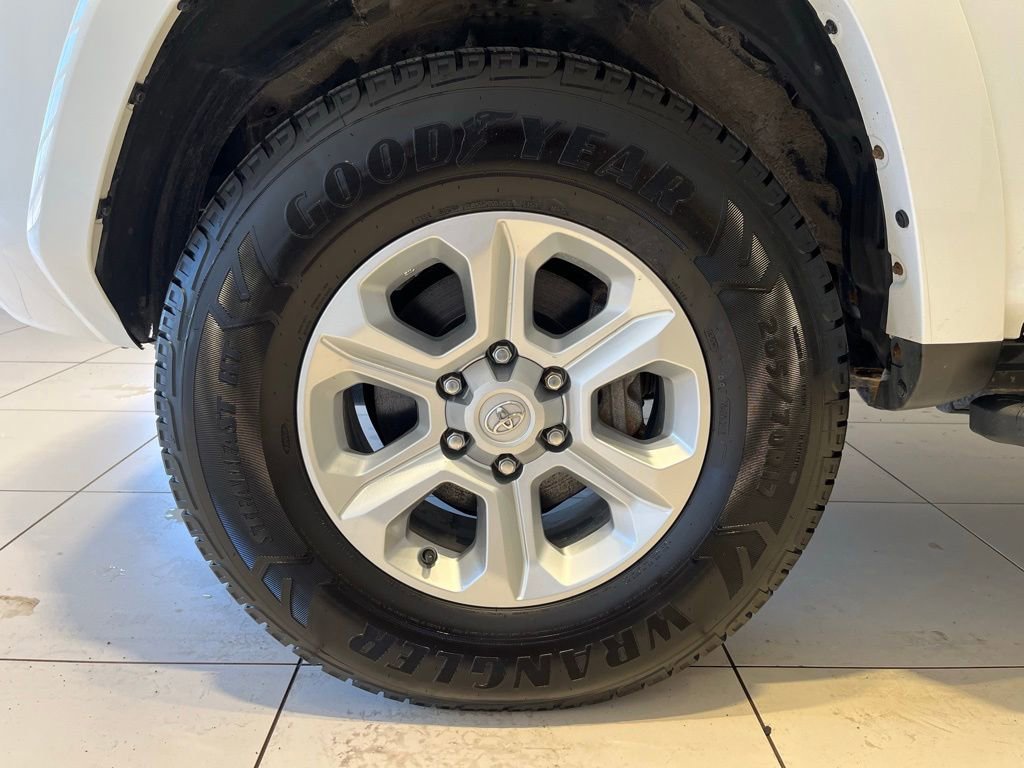 Used 2023 Toyota 4Runner SR5 Premium w/ Moonroof Package AWD/4WD image 13