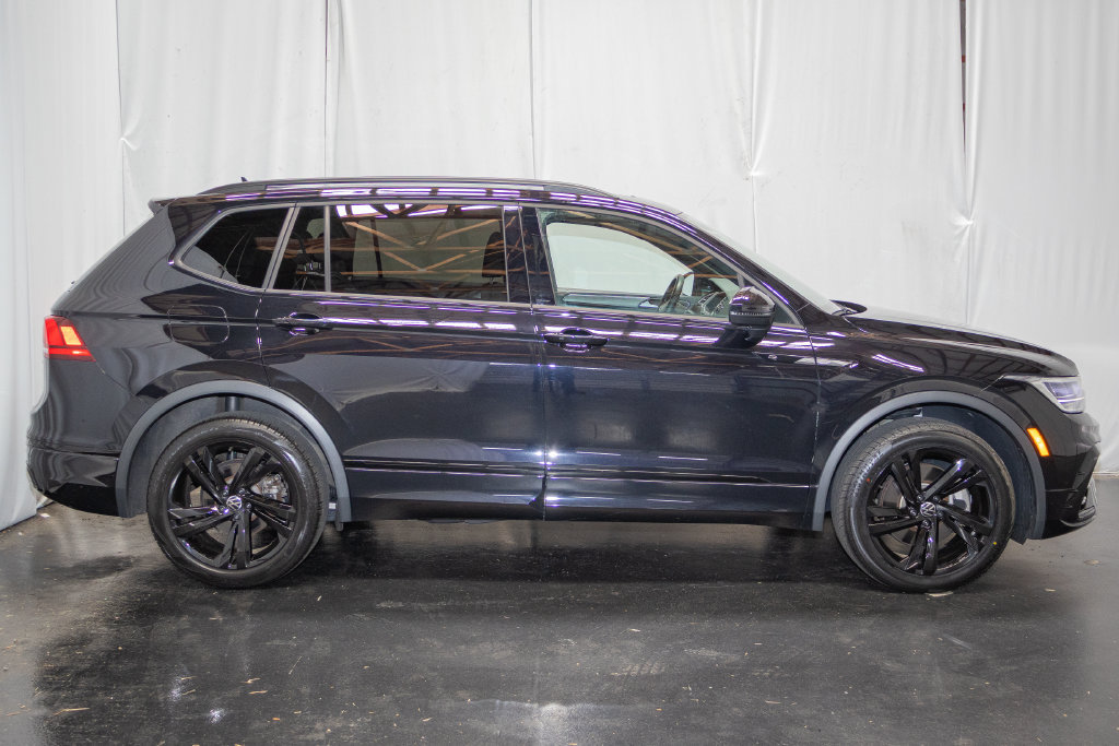 Used 2023 Volkswagen Tiguan SE R-Line AWD/4WD image 4