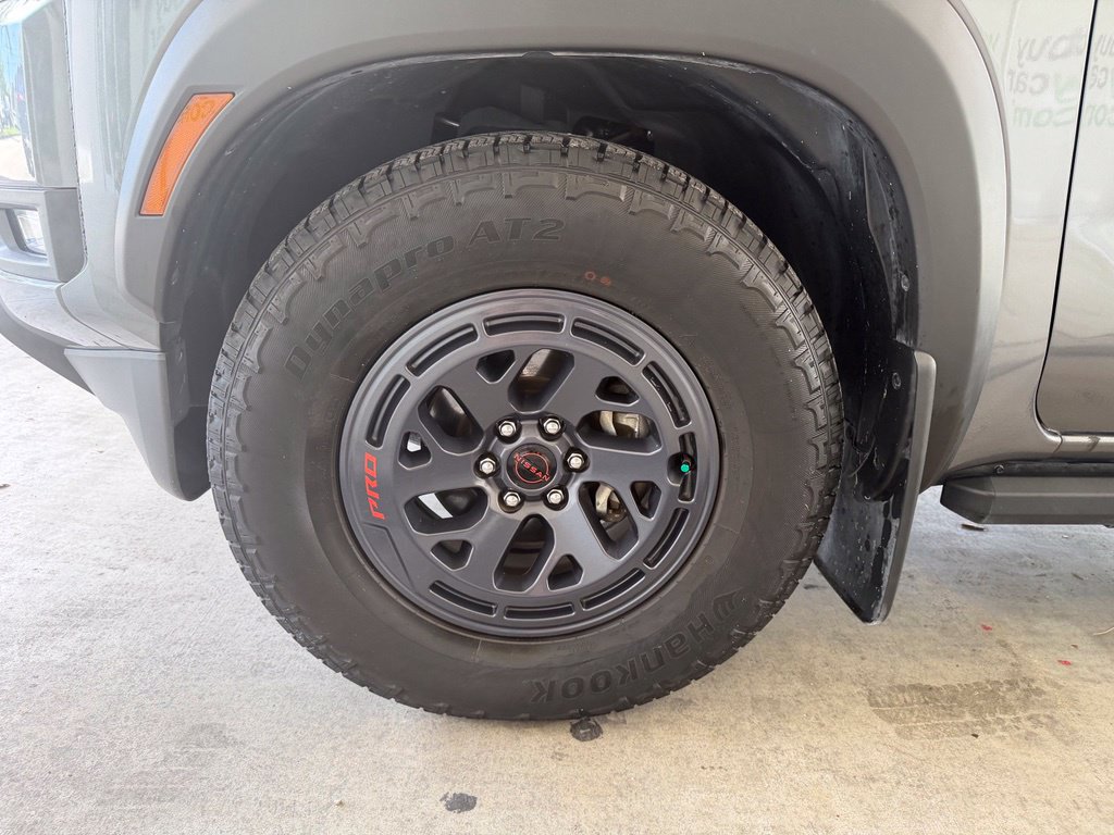 Used 2025 Nissan Frontier Pro-X RWD image 13