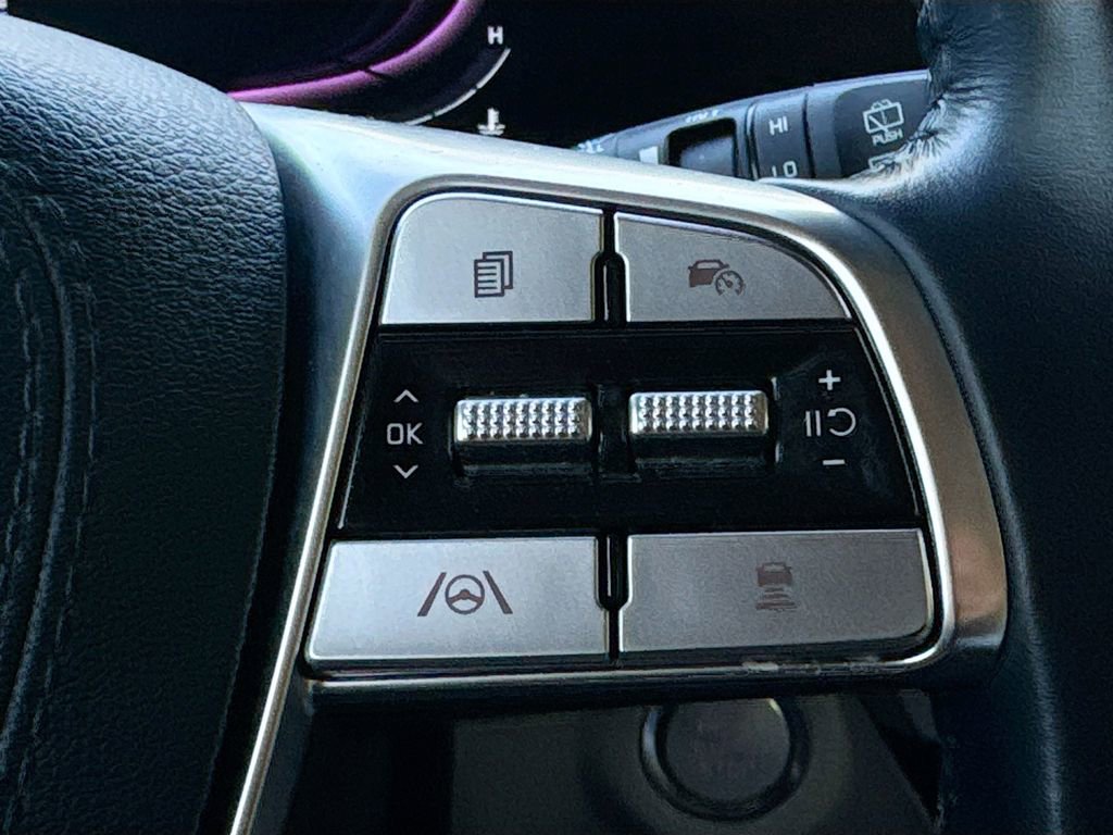 Used 2024 Kia Telluride EX w/ EX Captain's Chair Package FWD image 15