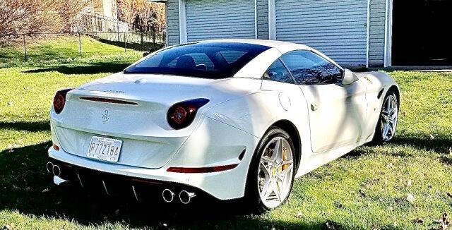 Used 2017 Ferrari California T RWD image 4