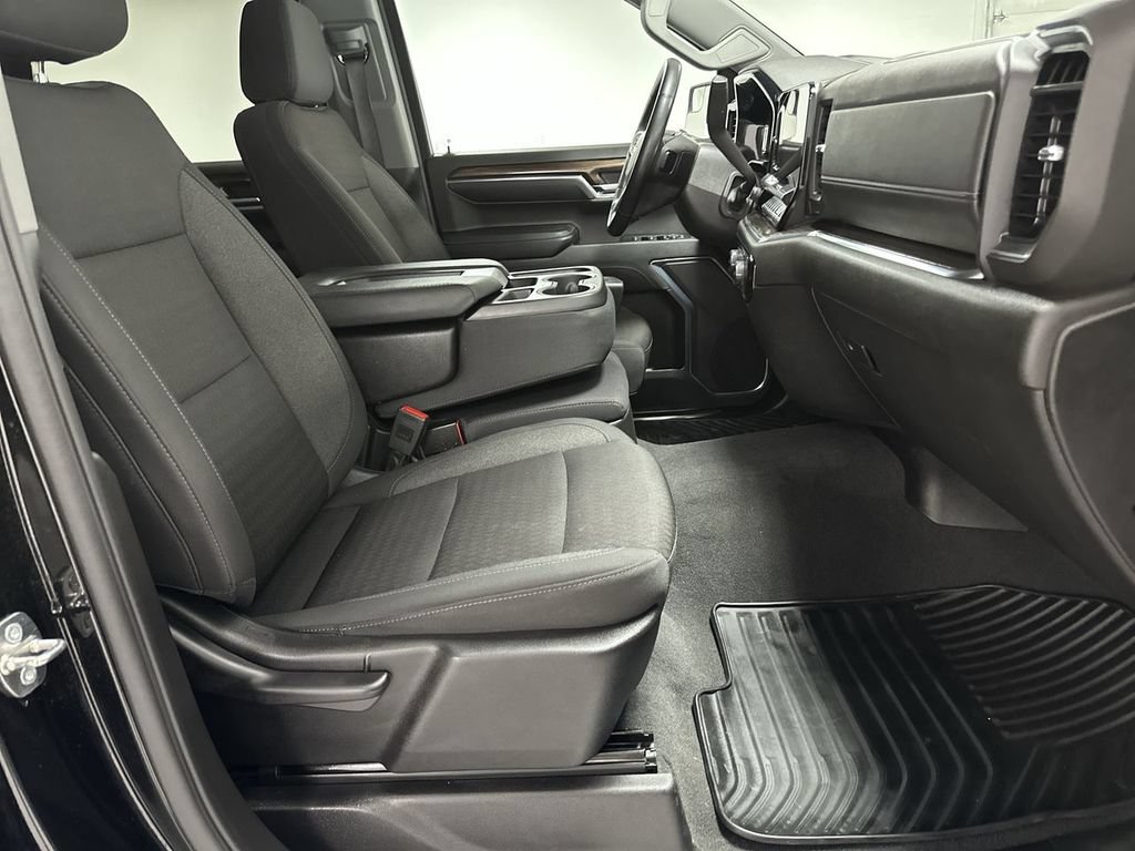 Used 2024 Chevrolet Silverado 1500 LT AWD/4WD image 19