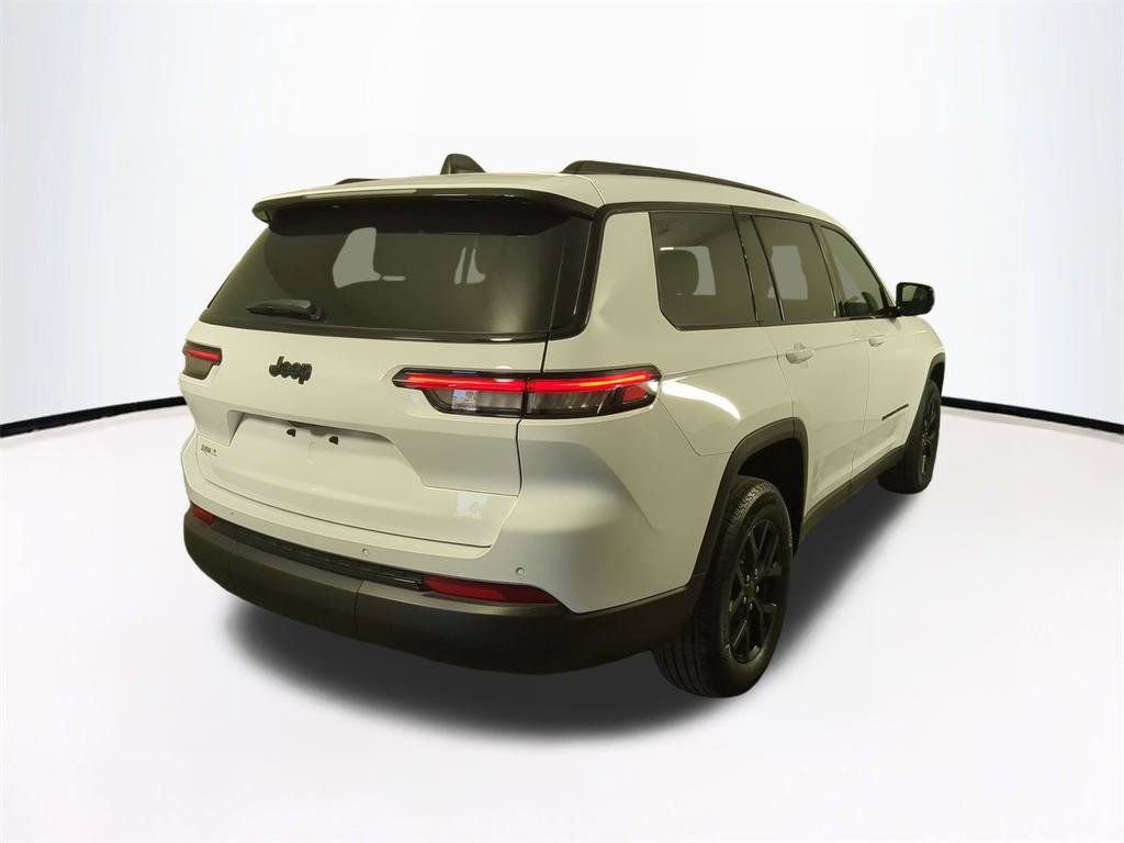 Used 2024 Jeep Grand Cherokee L Laredo image 5