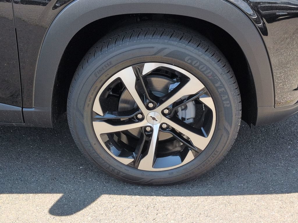 New 2026 Chevrolet Trax RS w/ Sunroof Package FWD image 26