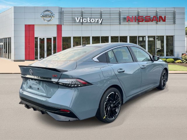 New 2026 Nissan Sentra SR w/ SR Premium Package FWD image 3