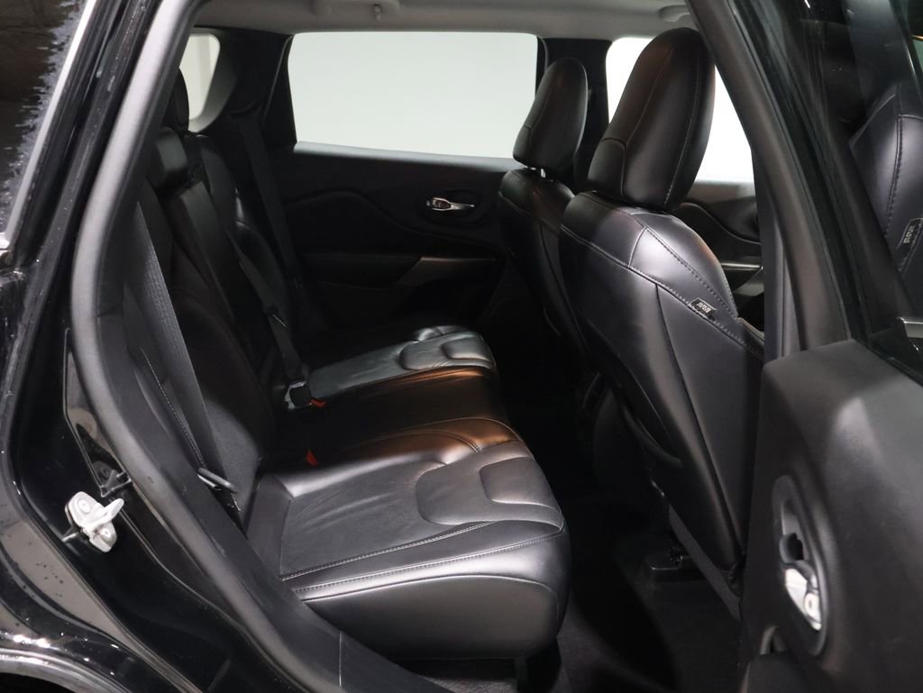 Used 2021 Jeep Cherokee Latitude Lux w/ Comfort/Convenience Group image 21