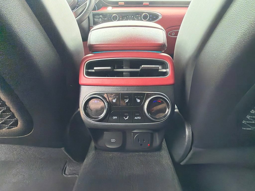 Used 2022 Genesis GV70 3.5T Sport w/ Sport Prestige Package AWD/4WD image 29