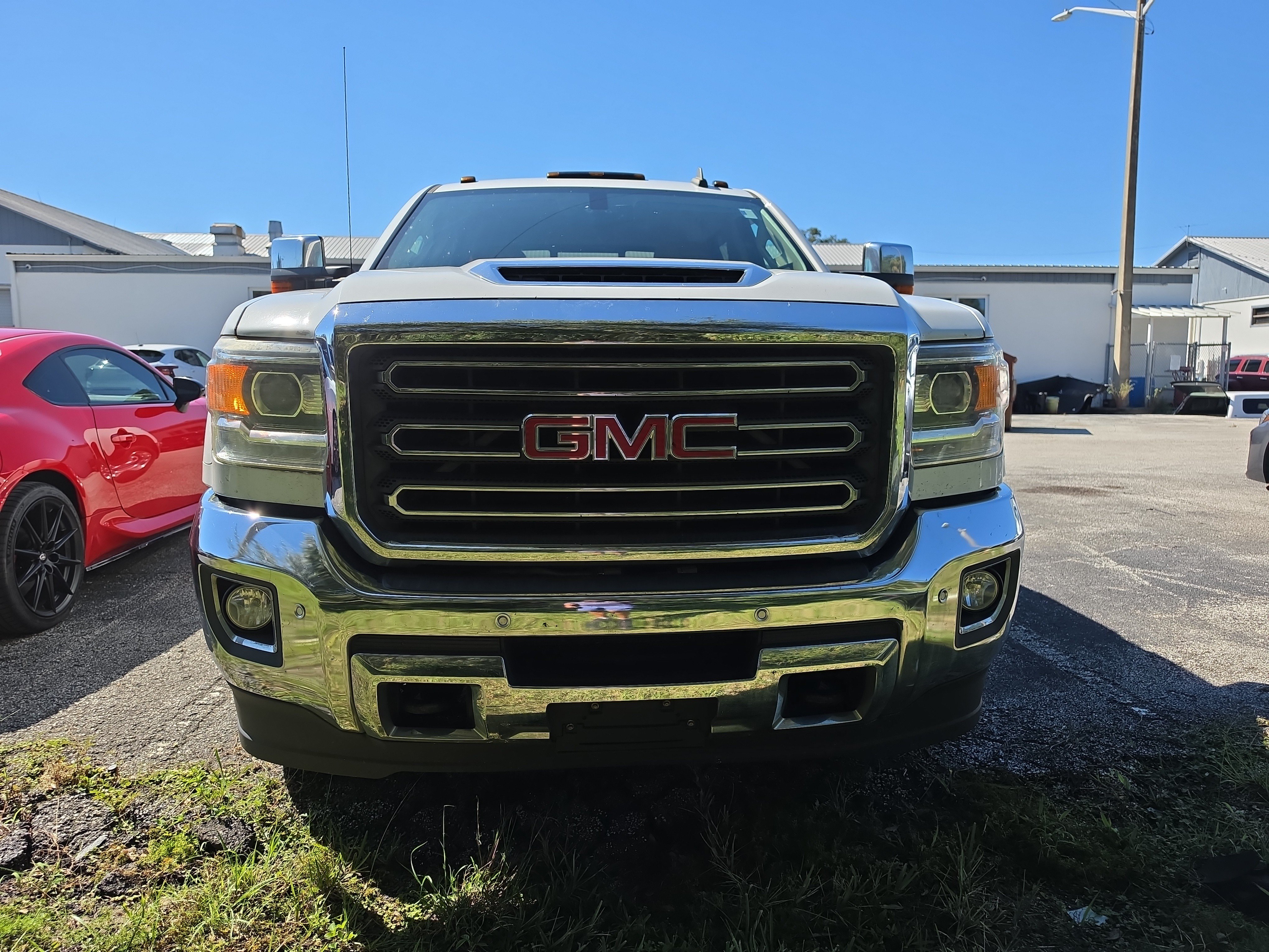 Used 2018 GMC Sierra 3500 SLT w/ Duramax Plus Package AWD/4WD image 8
