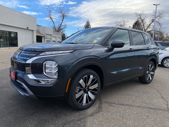 New 2026 Mitsubishi Outlander SE image 1