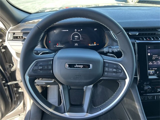 Used 2025 Jeep Grand Cherokee Laredo image 11