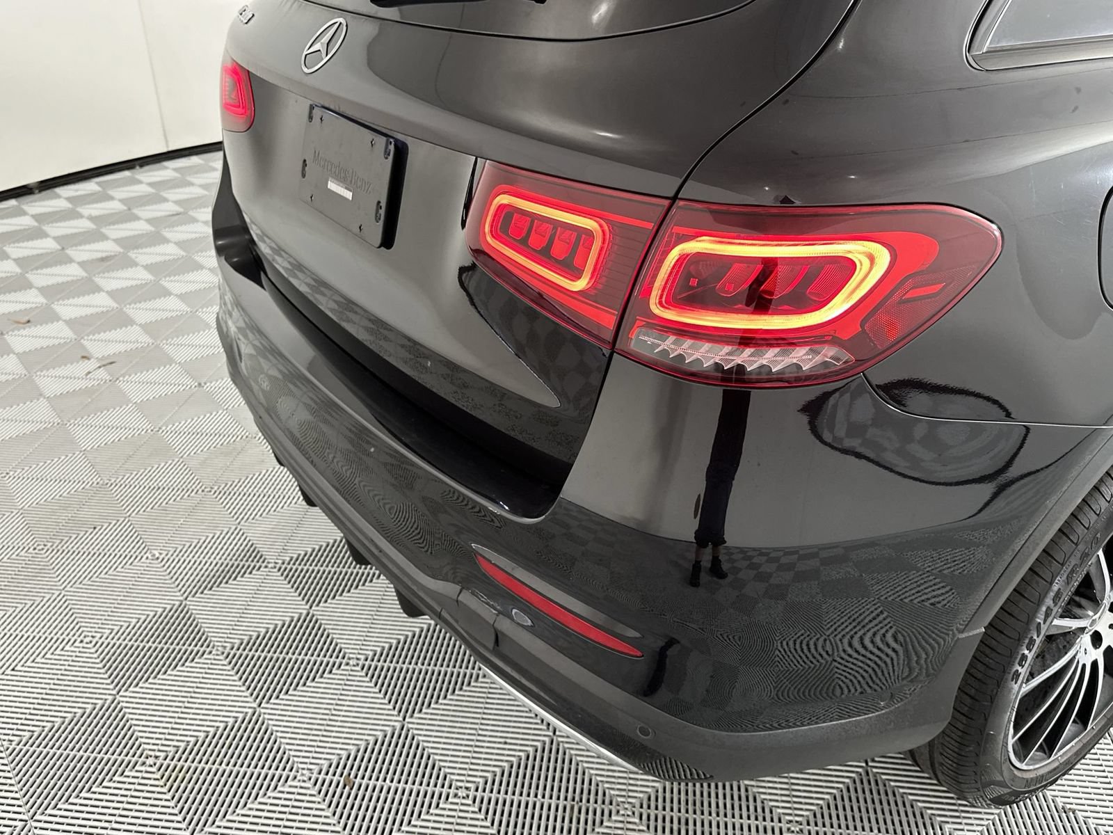 Used 2022 Mercedes-Benz GLC 300 w/ AMG Line image 26