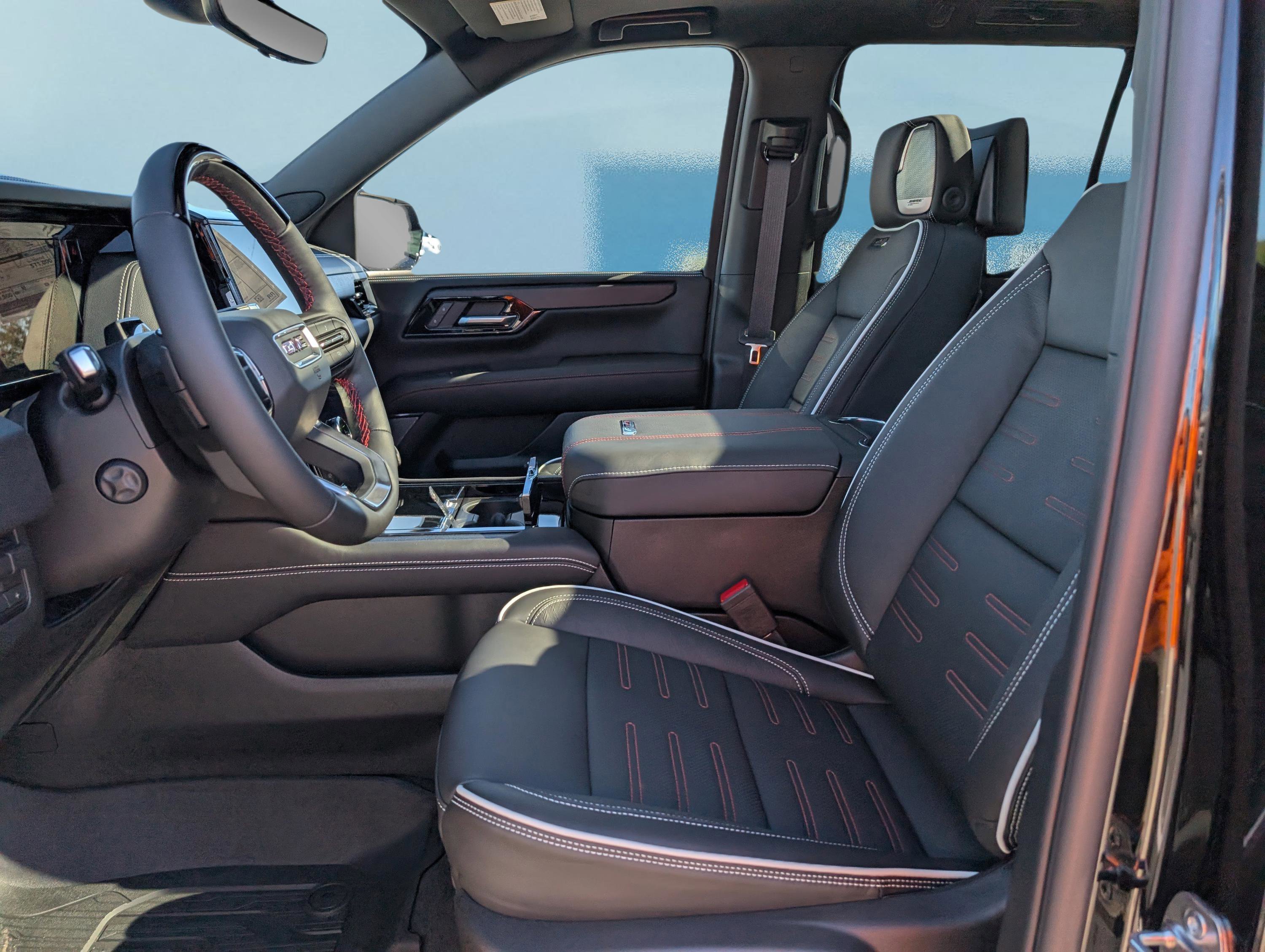 New 2026 GMC Yukon AT4 Ultimate w/ LPO, Floor Liner Package image 19