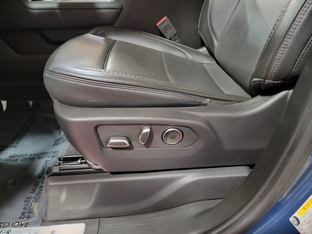 Used 2024 GMC Sierra 3500 Denali w/ Technology Package image 16