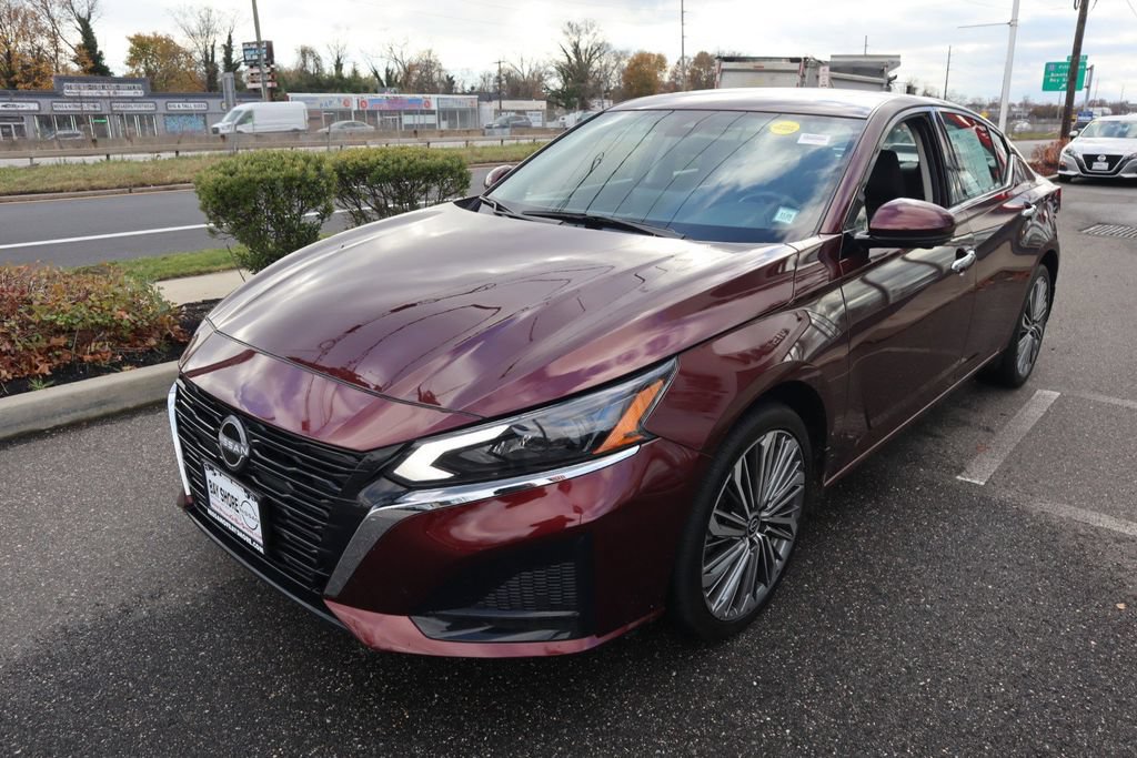 Certified 2025 Nissan Altima 2.5 SL AWD/4WD image 9