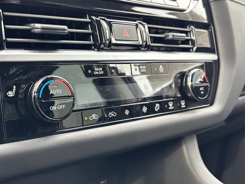 New 2025 Nissan Pathfinder SL image 21