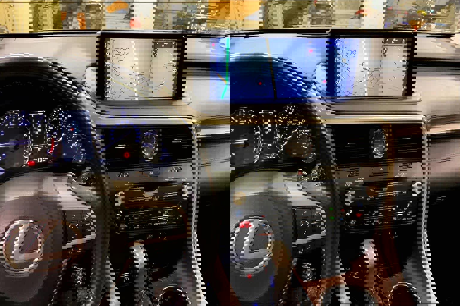 Used 2020 Lexus RX 350L Premium w/ Premium Package image 7