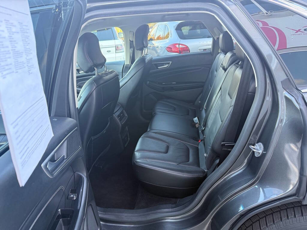 Used 2015 Ford Edge Titanium image 16