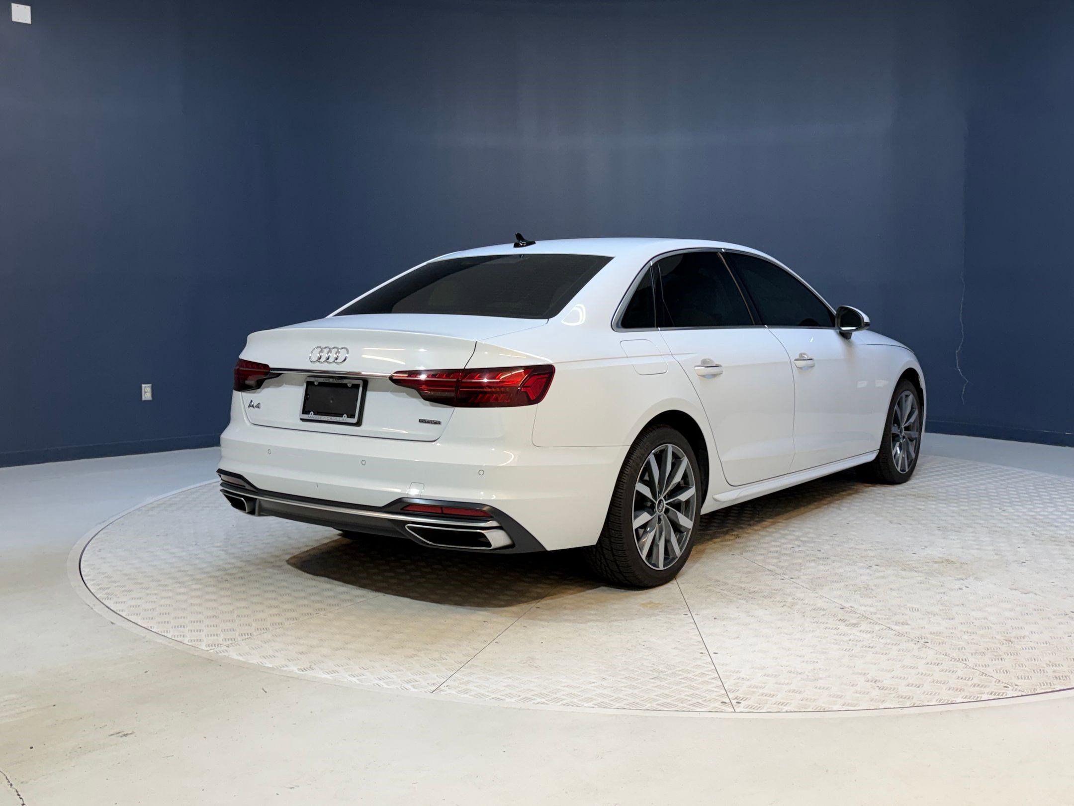 Used 2021 Audi A4 2.0T Premium w/ Convenience Package image 9