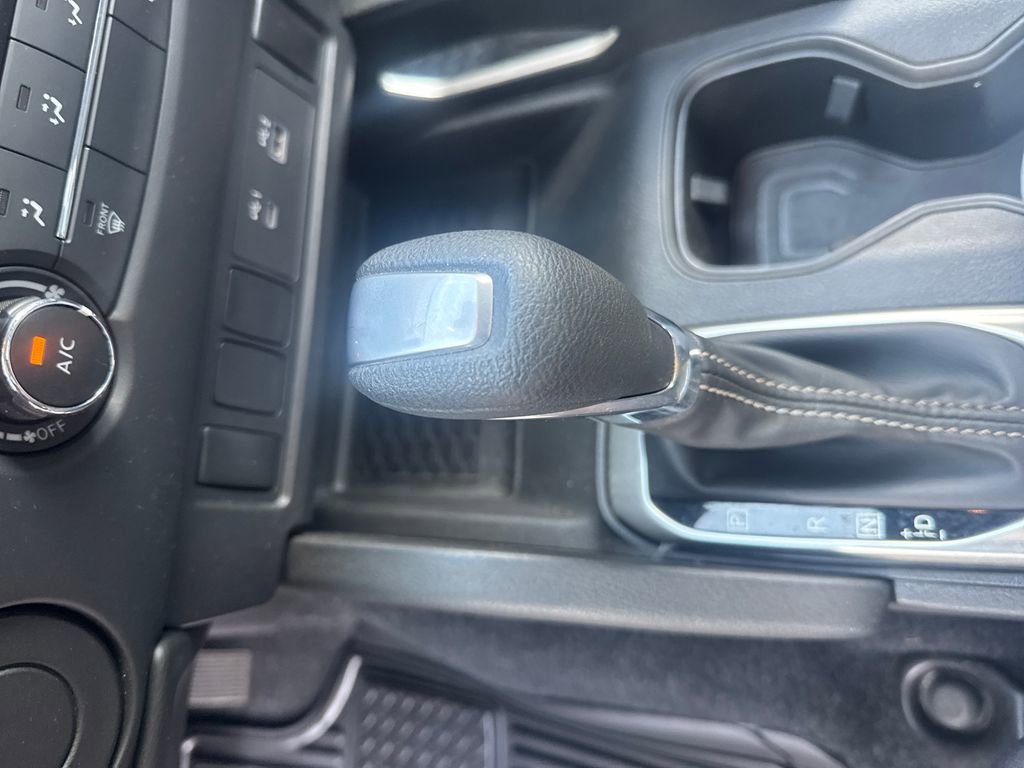 Used 2023 Nissan Frontier SV image 25