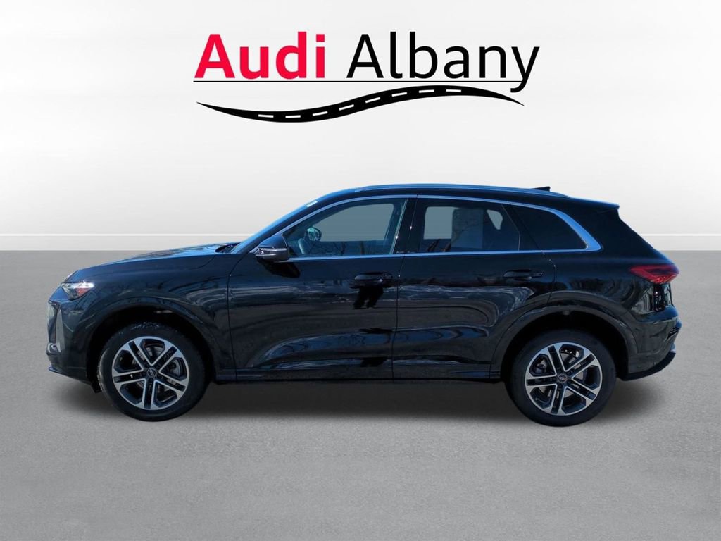 Certified 2025 Audi Q5 Premium image 3