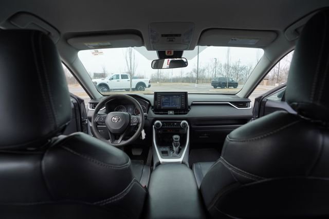 Used 2022 Toyota RAV4 LE image 23