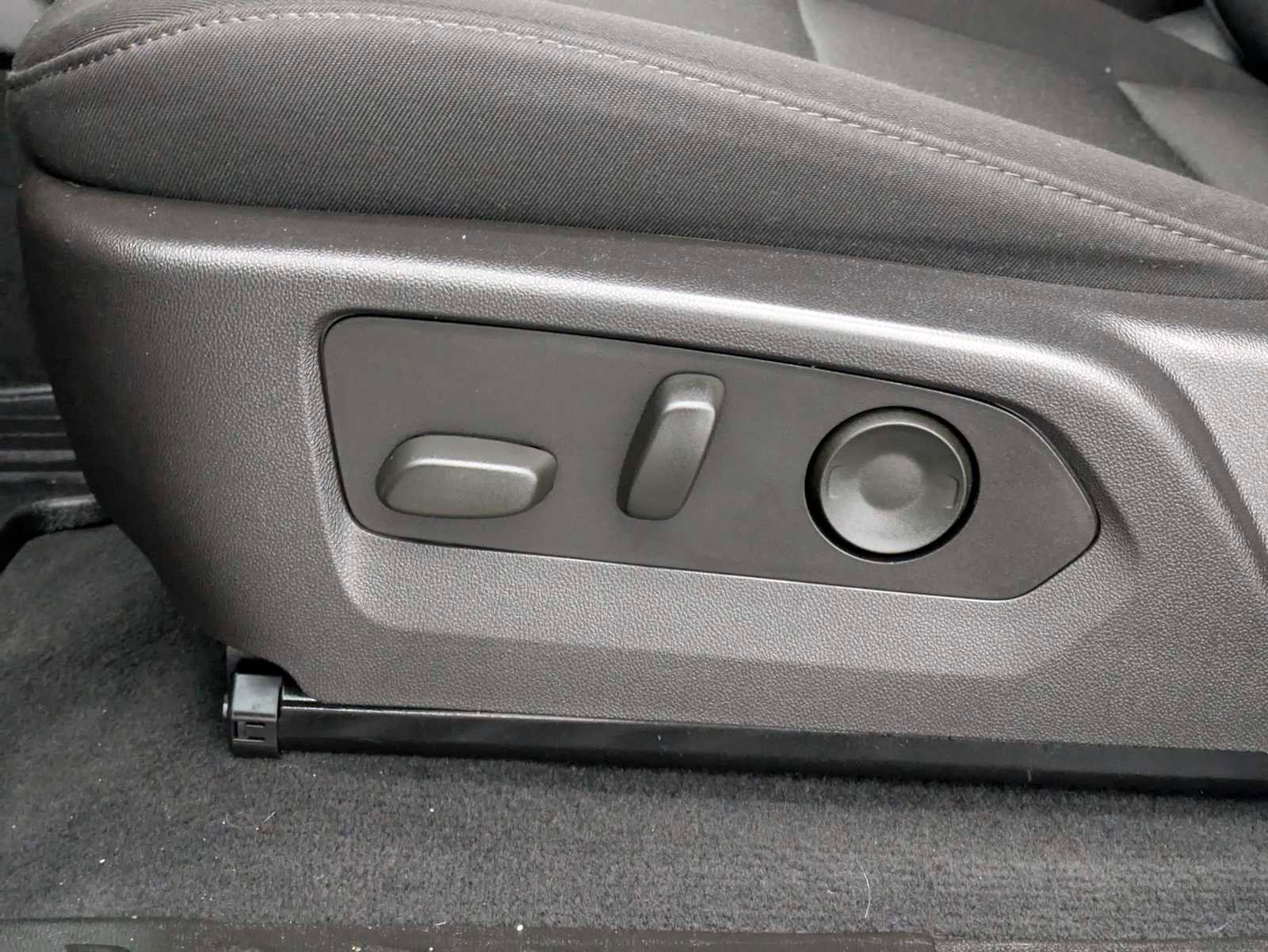 Used 2024 Chevrolet Colorado Trail Boss w/ Advanced Trailering Package image 16