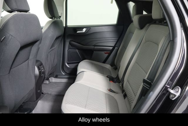 Used 2021 Ford Escape SE image 17