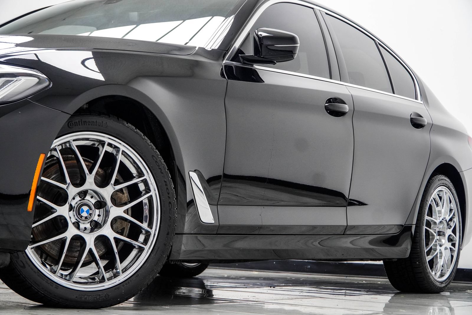 Used 2021 BMW 540i xDrive w/ Premium Package AWD/4WD image 4