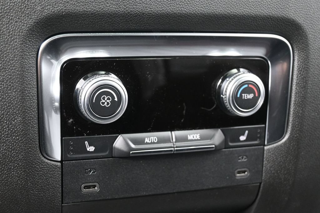 New 2026 GMC Yukon AT4 w/ AT4 Premium Package AWD/4WD image 24