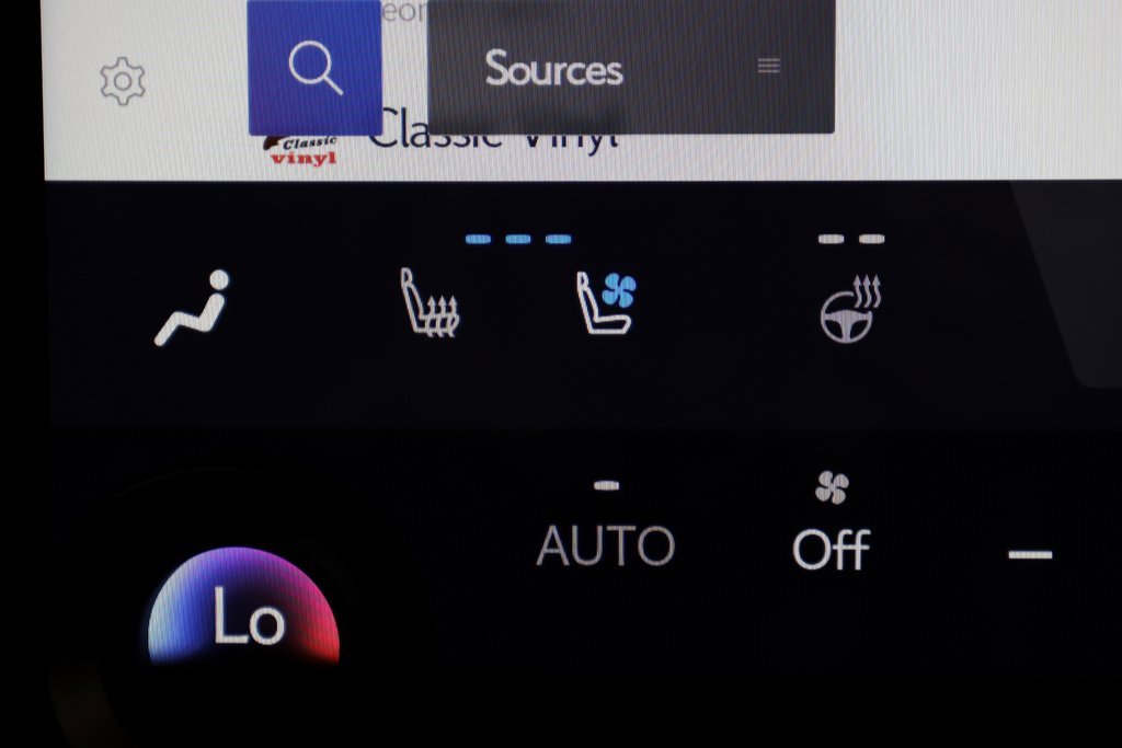 Used 2025 Lexus GX 550 w/ Accessory Package (2T) image 35