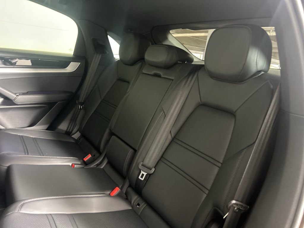 Certified 2026 Porsche Cayenne Coupe image 20