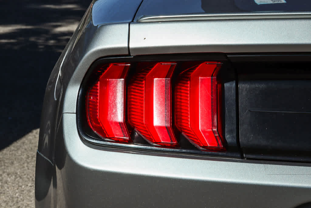 Used 2020 Ford Mustang Premium RWD image 7
