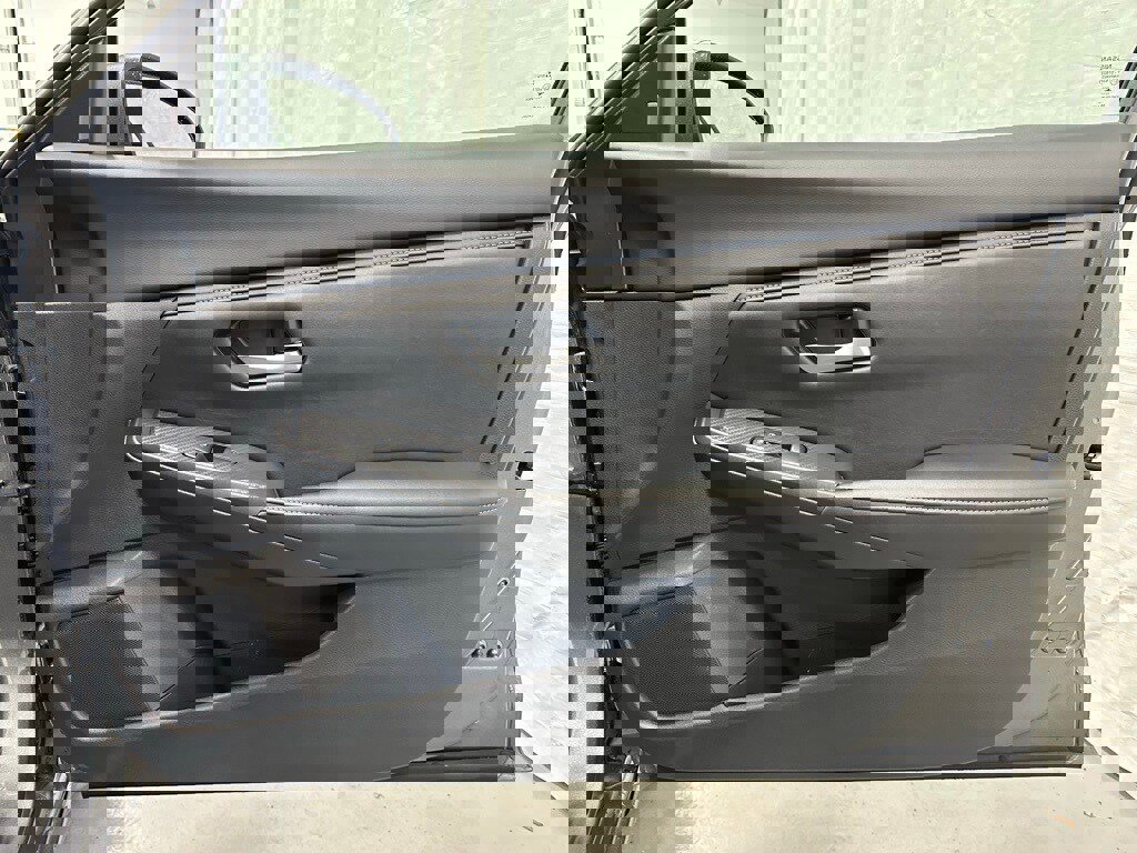 Used 2025 Nissan Sentra SV image 52