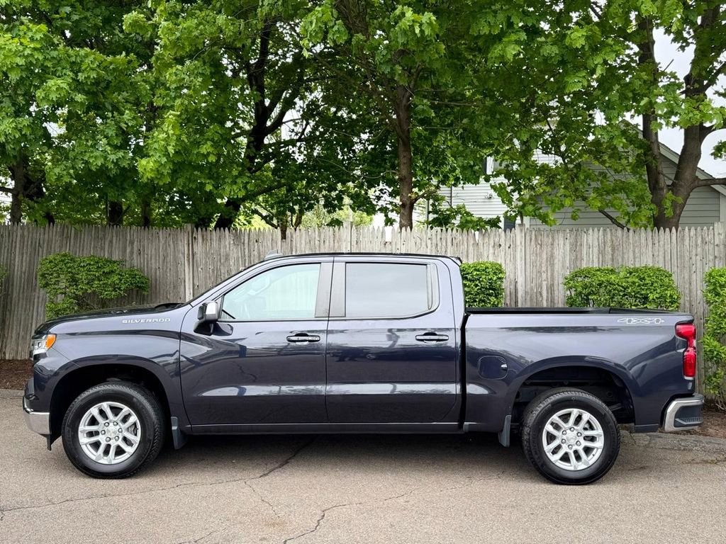 Used 2024 Chevrolet Silverado 1500 LT AWD/4WD image 3