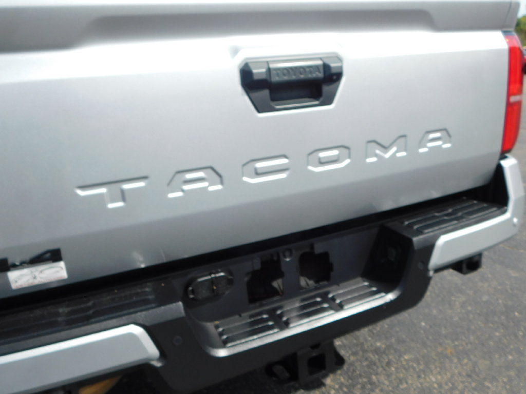 Used 2024 Toyota Tacoma TRD Sport w/ TRD Sport Upgrade Package AWD/4WD image 40
