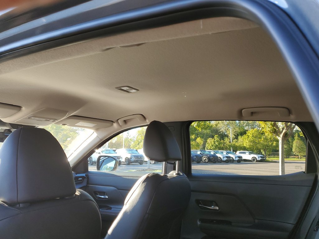 New 2027 Nissan Kicks SR FWD image 14