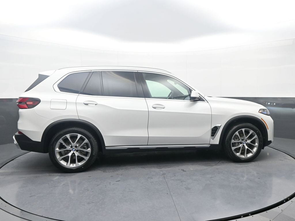 New 2026 BMW X5 xDrive40i AWD/4WD image 8