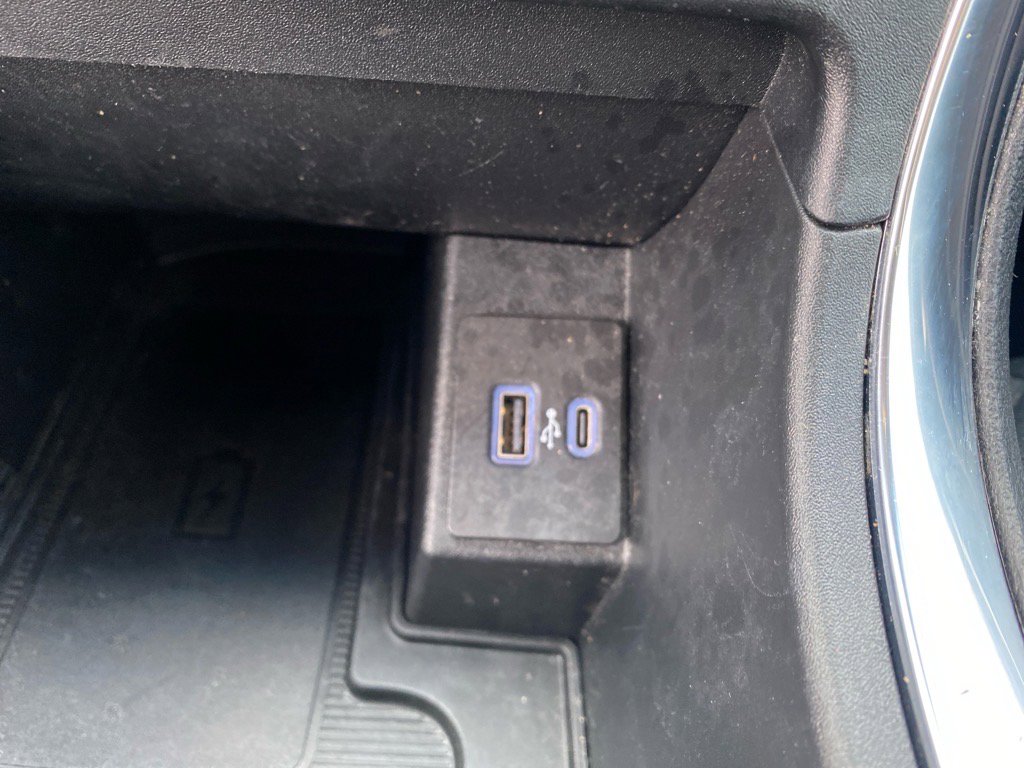 Used 2022 Ford Edge Titanium w/ Class II Trailer Tow Package image 13