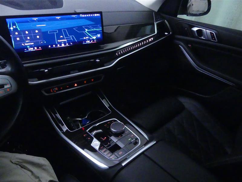 Used 2024 BMW X7 xDrive40i w/ Climate Comfort Package AWD/4WD image 18