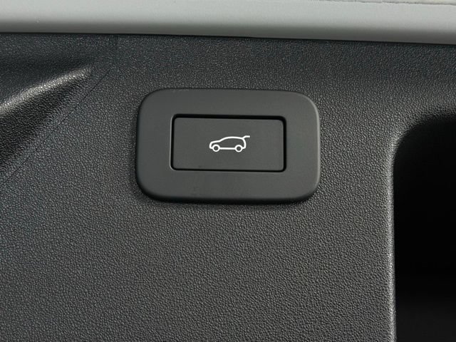 Certified 2025 Land Rover Discovery Sport S AWD/4WD image 18