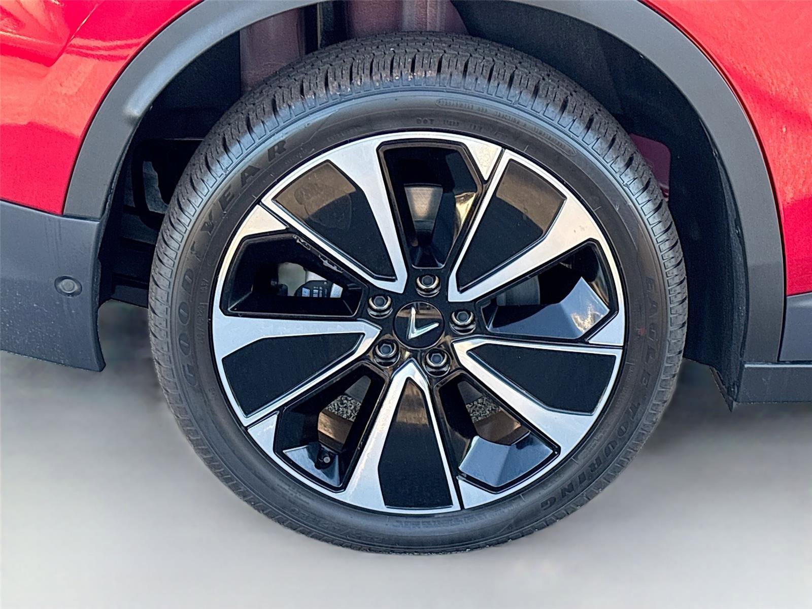 New 2025 VinFast VF 8 Plus image 31