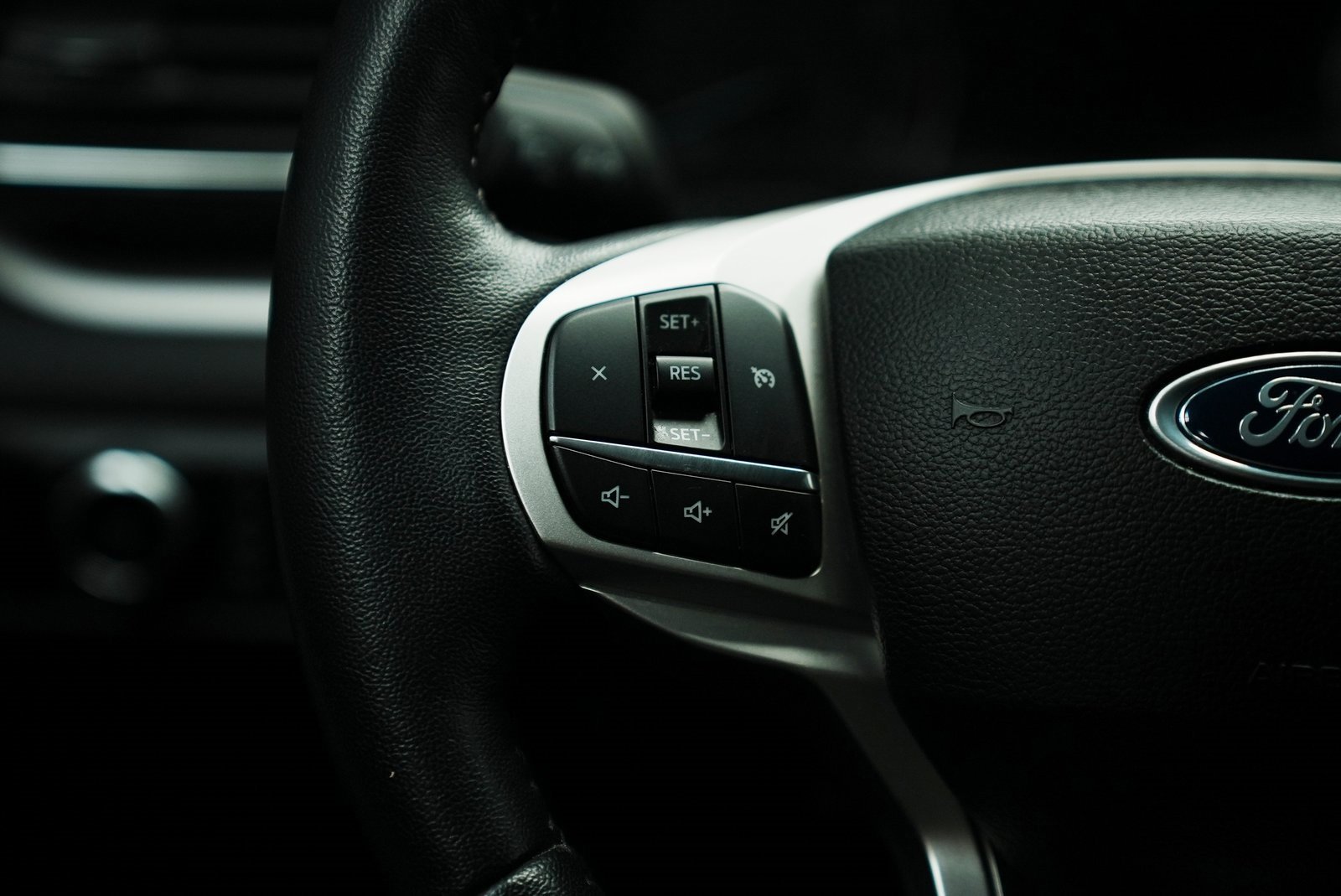 Used 2023 Ford Explorer XLT w/ Equipment Group 202A image 34