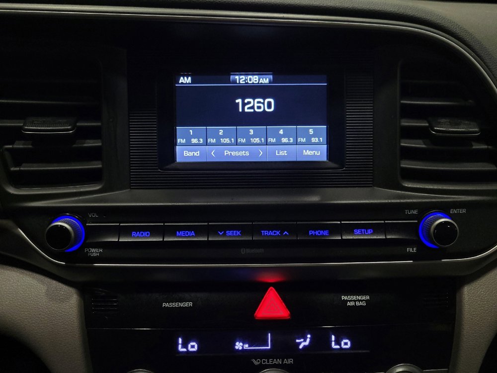 Used 2020 Hyundai Elantra SE FWD image 25