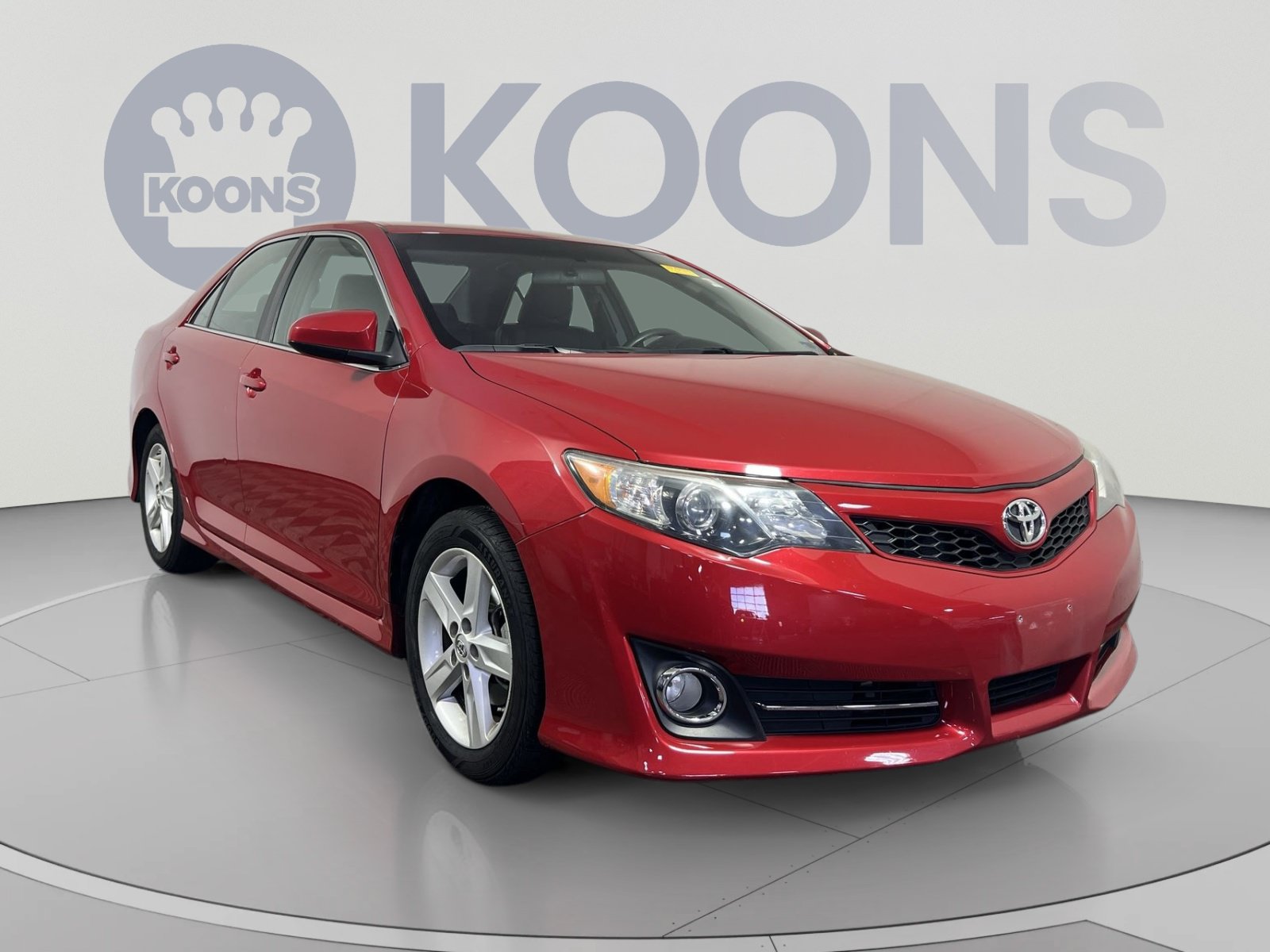 Used 2014 Toyota Camry SE FWD image 2