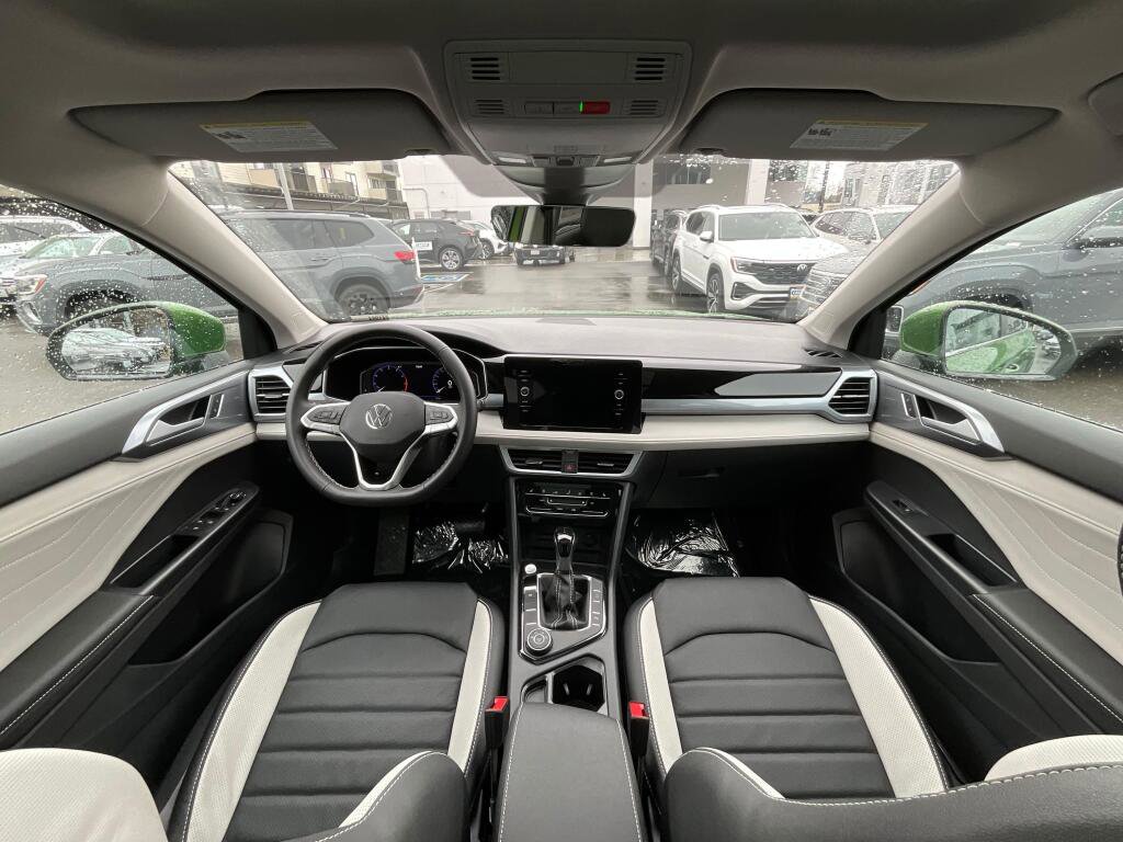 New 2026 Volkswagen Taos SEL image 16