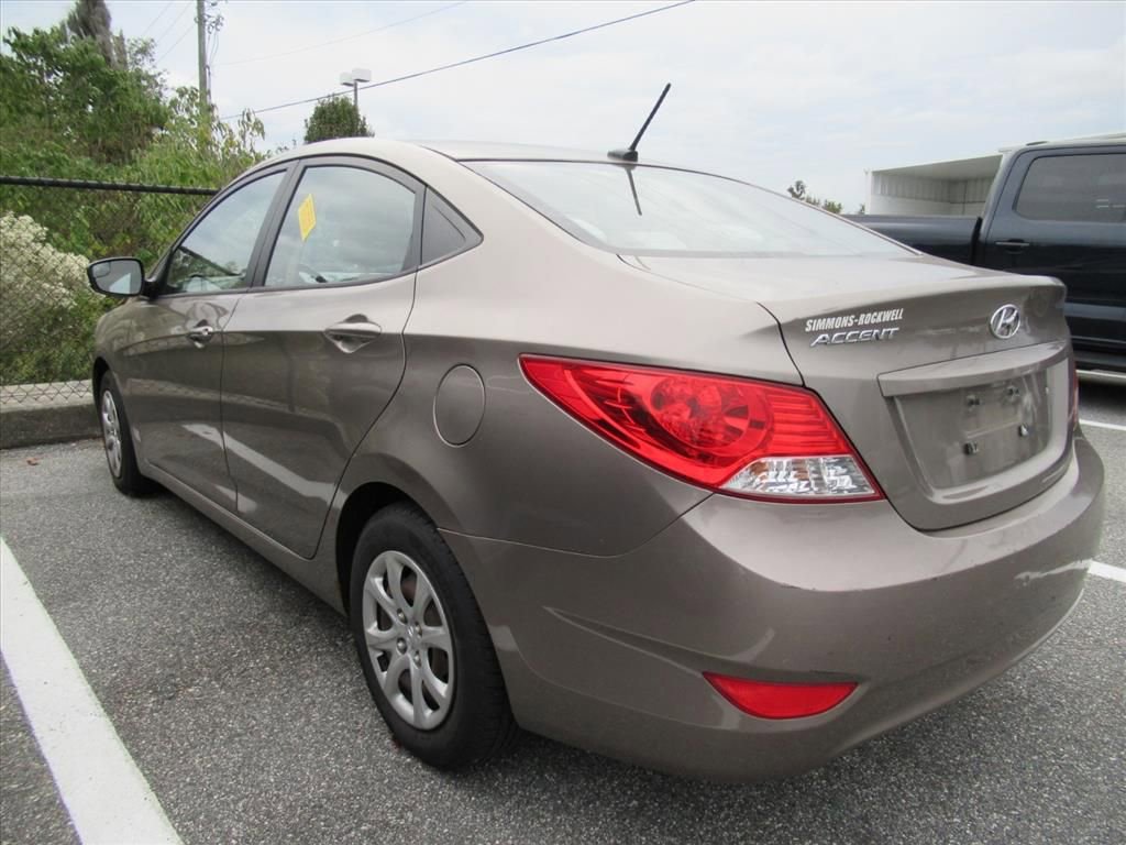 Used 2014 Hyundai Accent GLS image 3