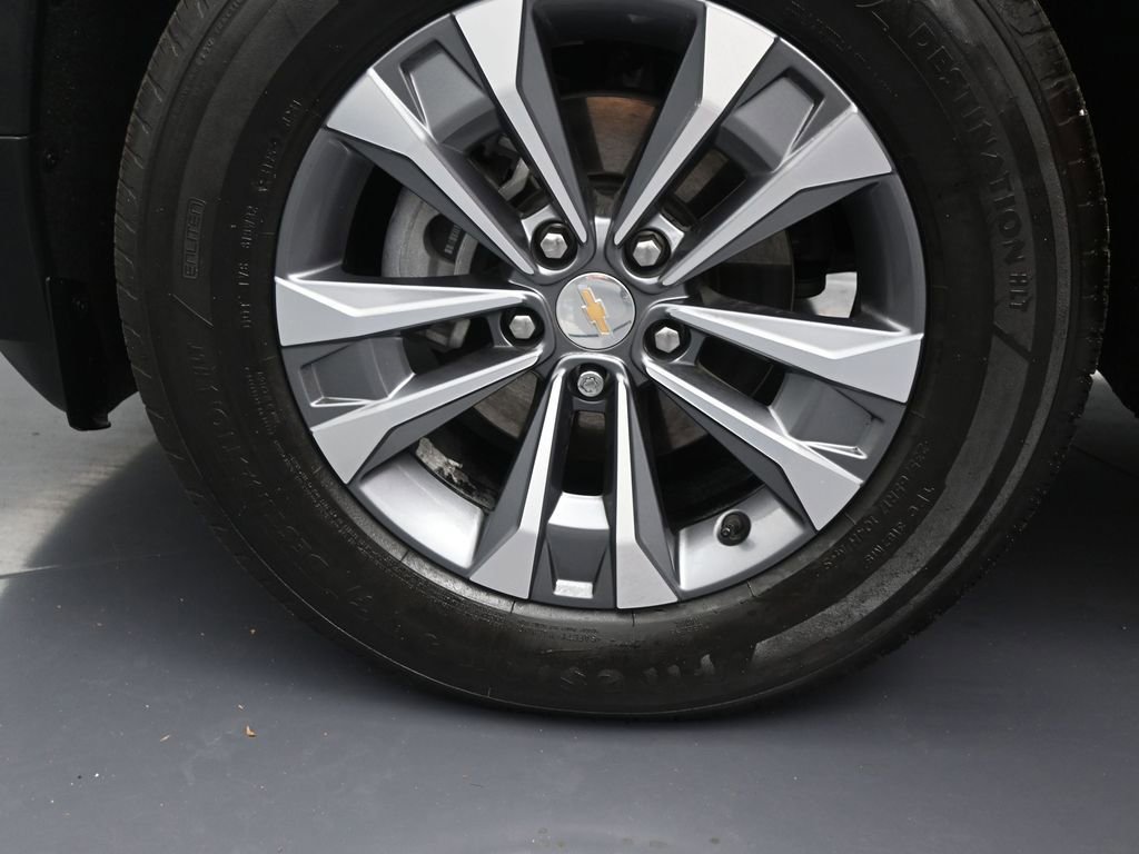 Used 2026 Chevrolet Equinox LT FWD image 12